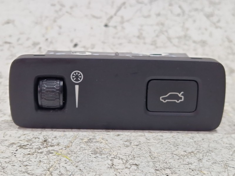 Recambio de pulsador maletero / porton para volvo xc40 (536) t3 referencia OEM IAM P31443873  