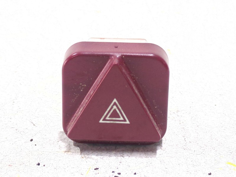 Recambio de boton emergencia para peugeot 407 hdi 135 referencia OEM IAM 96464896KR  