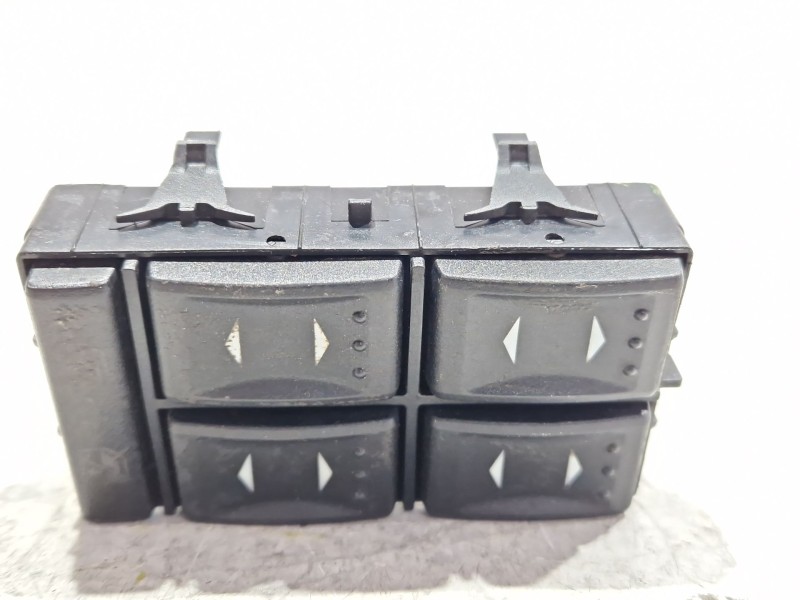 Recambio de mando elevalunas delantero izquierdo para ford mondeo iii sedán (b4y) 2.0 tdci referencia OEM IAM 03163453  
