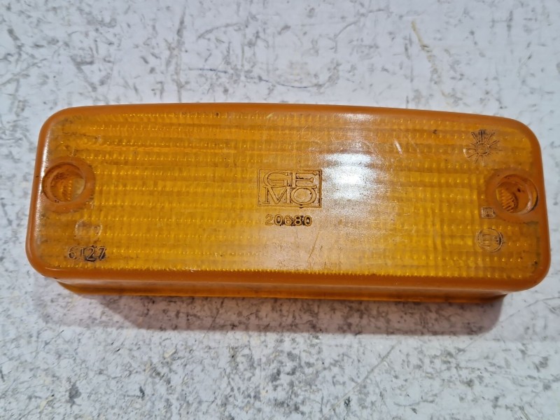 Recambio de piloto intermitente lateral delantero derecho para seat 124 ls1200 referencia OEM IAM 20680  