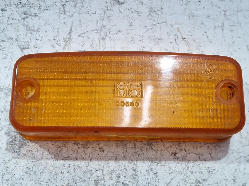 Recambio de piloto intermitente lateral delantero derecho para seat 124 ls1200 referencia OEM IAM 20680  