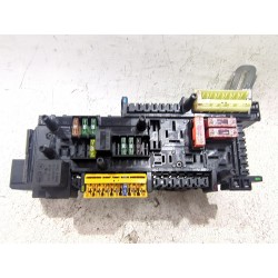 CAJA RELES / FUSIBLES 748038 