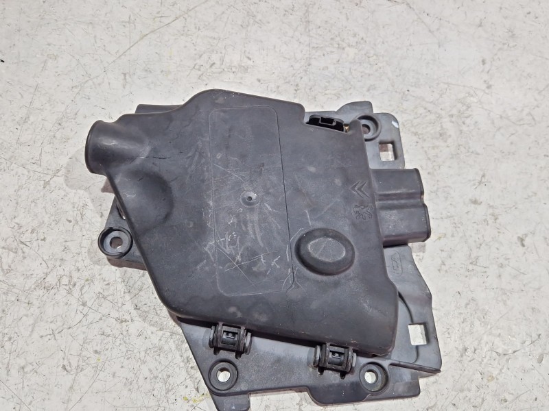 Recambio de caja reles / fusibles para citroën c3 i (fc_, fn_) 1.4 i referencia OEM IAM 9801147680  