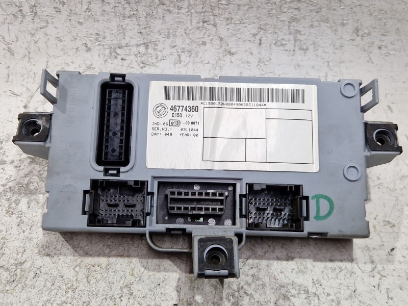 Recambio de caja reles / fusibles para fiat punto van (188ax) 1.2 60 referencia OEM IAM 46774360  