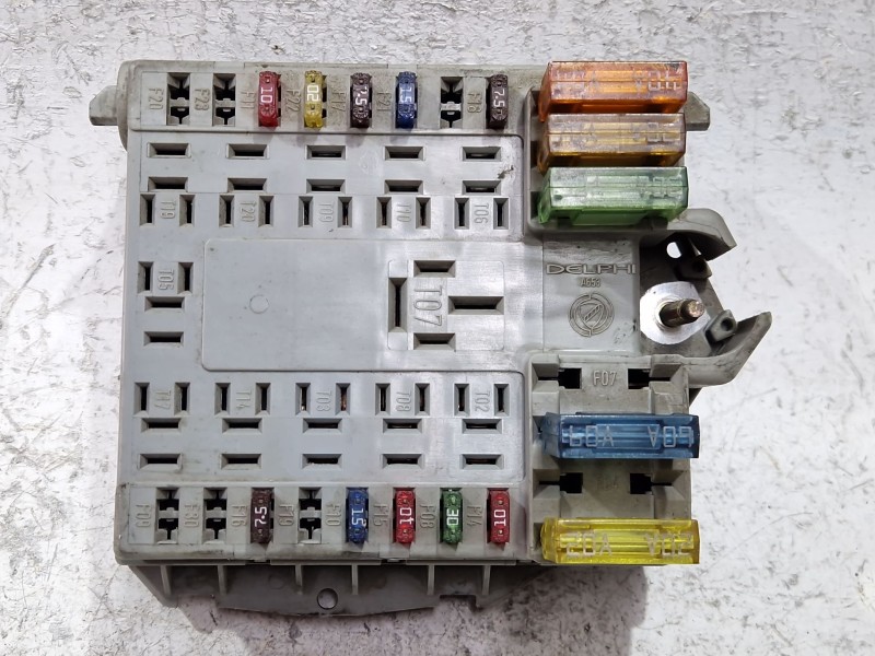 Recambio de caja reles / fusibles para fiat punto van (188ax) 1.2 60 referencia OEM IAM 46766769FIRE  