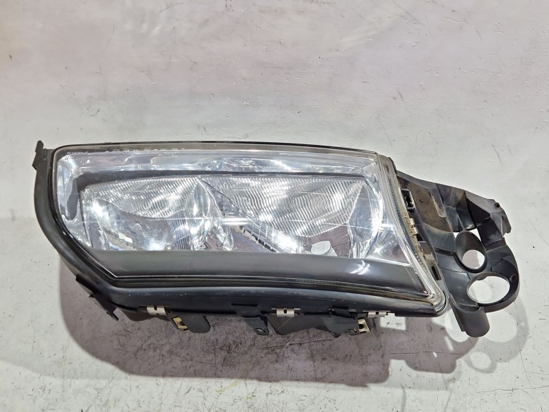 Recambio de faro delantero derecho para volvo s80 berlina (1998) 2.4 d5 referencia OEM IAM 8662856  