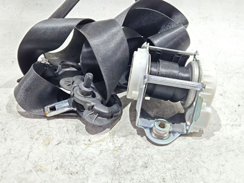 Recambio de cinturon seguridad delantero izquierdo para bmw 1 (e81) 118 d referencia OEM IAM 33059848C  