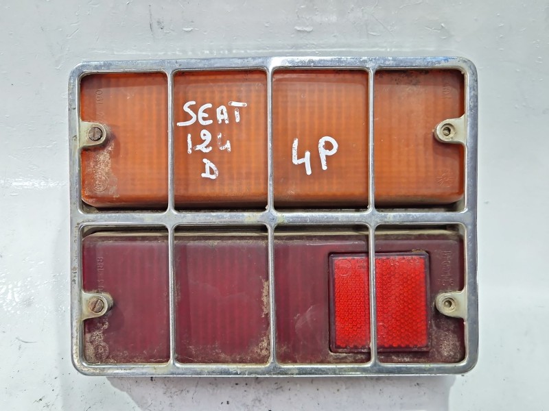 Recambio de piloto trasero derecho para seat 124 ls1200 referencia OEM IAM 19028  