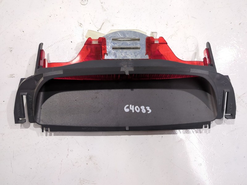 Recambio de piloto trasero central para renault megane scénic 1.5 dci 106 cv referencia OEM IAM 8200027457  
