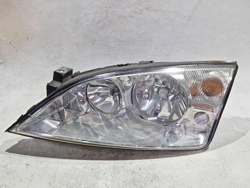 Recambio de faro delantero izquierdo para ford mondeo iii sedán (b4y) 2.0 tdci referencia OEM IAM 0301174201  