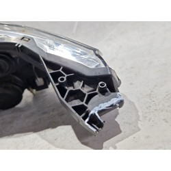 Recambio de faro delantero derecho para peugeot 208 1.6 hdi referencia OEM IAM 9802221280  