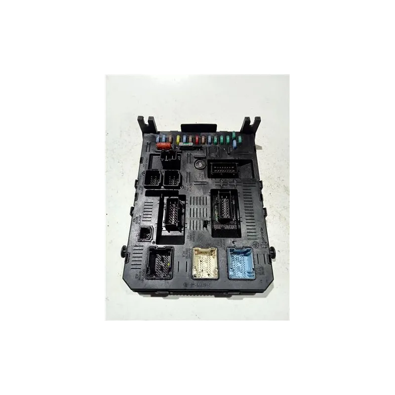 Recambio de caja fusibles/rele para citroën c5 berlina hdi (dcrhzb, dcrhze) referencia OEM IAM 216777914B  