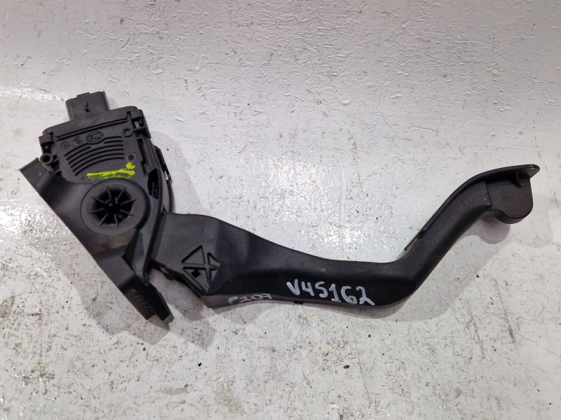 Recambio de potenciometro pedal para peugeot 207 (2006) 1.6 hdi referencia OEM IAM 968075688002  