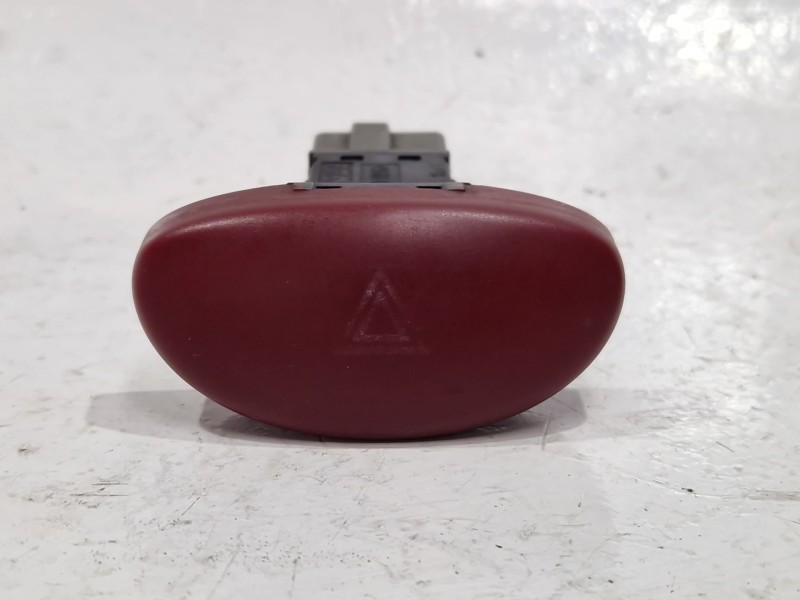 Recambio de boton emergencia para peugeot 206 hatchback (2a/c) 1.9 d referencia OEM IAM   