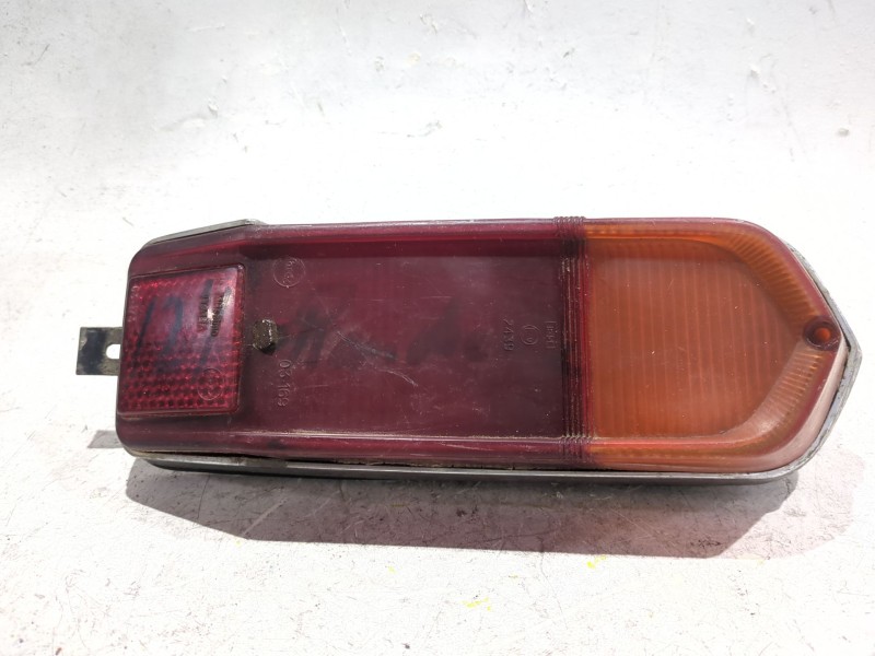 Recambio de piloto trasero derecho para seat 124 d1200 referencia OEM IAM   