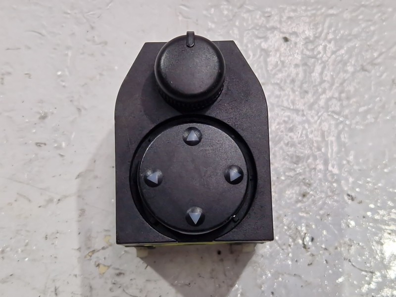 Recambio de mando retrovisor electrico para audi a3 (8l1) 1.9 tdi quattro referencia OEM IAM 8D0959565A  