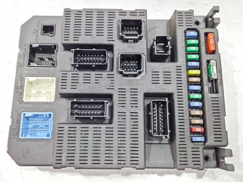 Recambio de caja reles / fusibles para citroën c3 i (fc_, fn_) 1.4 hdi referencia OEM IAM 9659285380  