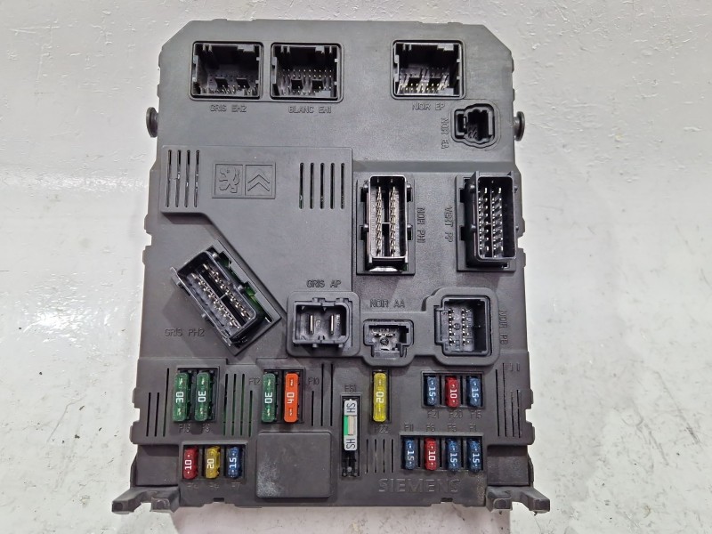 Recambio de caja reles / fusibles para citroën c2 (2003) 1.4 referencia OEM IAM 9652474380  