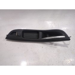 MANDO ELEVALUNAS DELANTERO DERECHO BM51A240A40ADW 