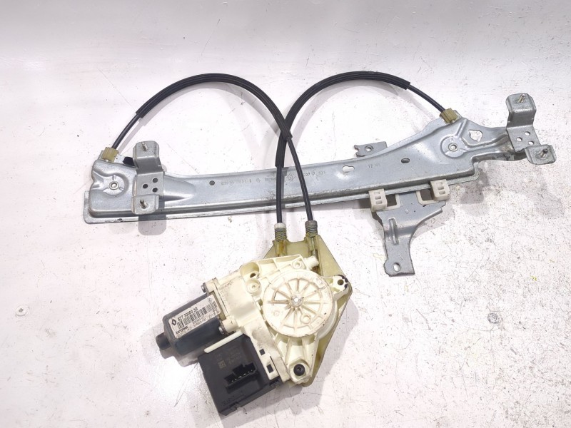 Recambio de elevalunas trasero derecho para renault megane iii hatchback (bz0/1_, b3_) 1.6 16v (bz0h) referencia OEM IAM 8273000