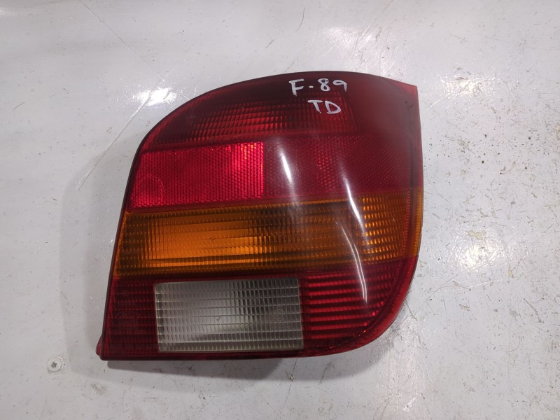 Recambio de piloto trasero derecho para ford fiesta iii (gfj) 1.8 d referencia OEM IAM 89FG13N004AA  
