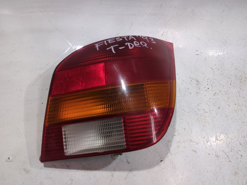 Recambio de piloto trasero derecho para ford fiesta iii (gfj) 1.8 d referencia OEM IAM 89FG13N004AA  