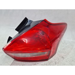 PILOTO TRASERO DERECHO F1EB13404B 