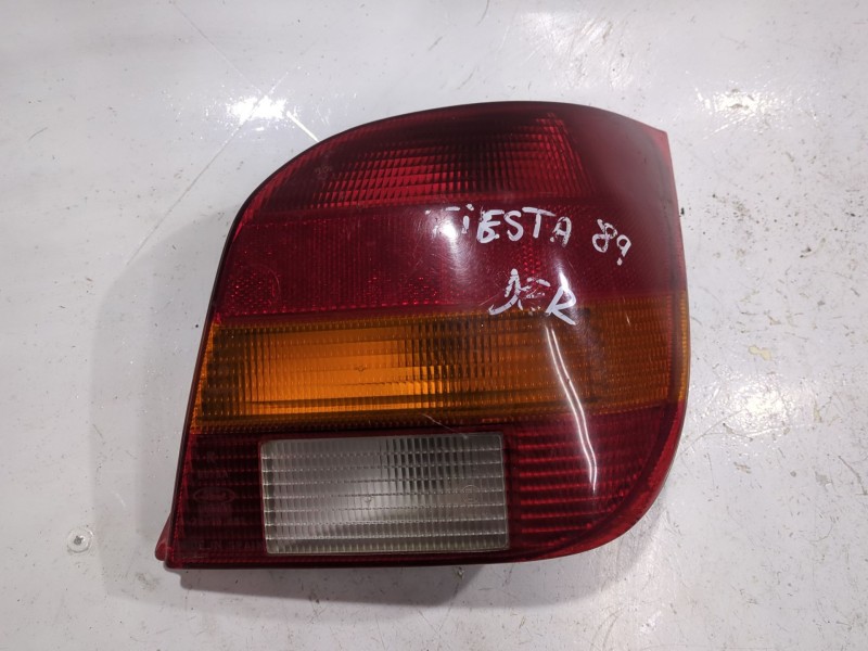 Recambio de piloto trasero derecho para ford fiesta iii (gfj) 1.8 d referencia OEM IAM 89FG13N004AA  