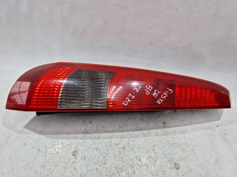 Recambio de piloto trasero izquierdo para ford fiesta v (jh_, jd_) 1.4 tdci referencia OEM IAM 392450  