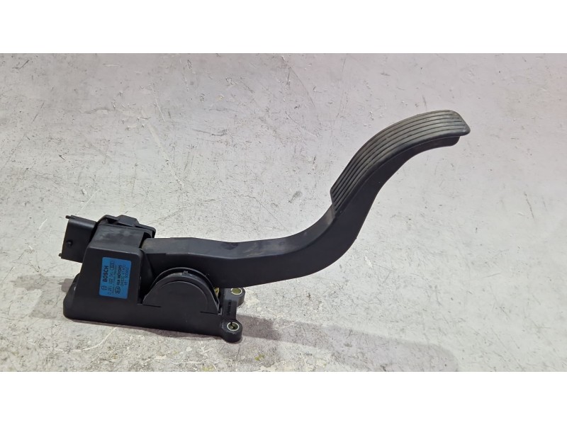 Recambio de potenciometro pedal para kia carnival (1999) 2.9 td 146cv referencia OEM IAM 0K53C41600  