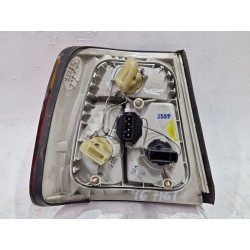 Recambio de piloto trasero derecho para bmw 5 (e34) 524 td referencia OEM IAM 133690  