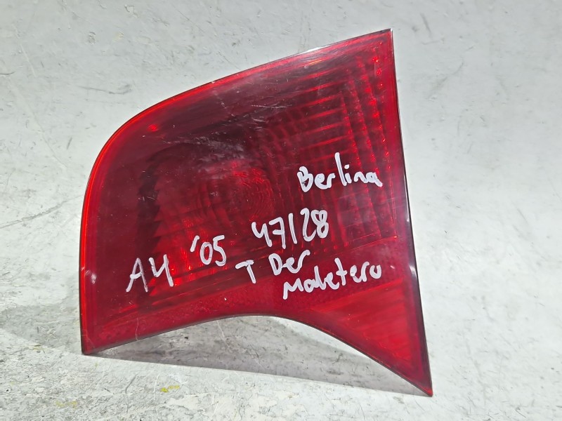 Recambio de piloto trasero derecho interior porton para audi a4 b7 (8ec) 2.0 tdi 16v referencia OEM IAM 8E5945094  