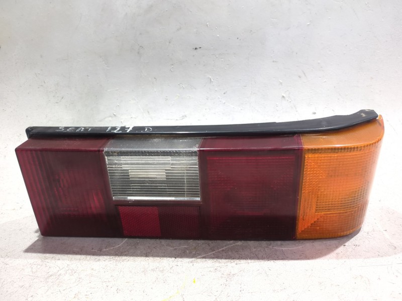Recambio de piloto trasero derecho para seat 127 (127a) 0.9 referencia OEM IAM   