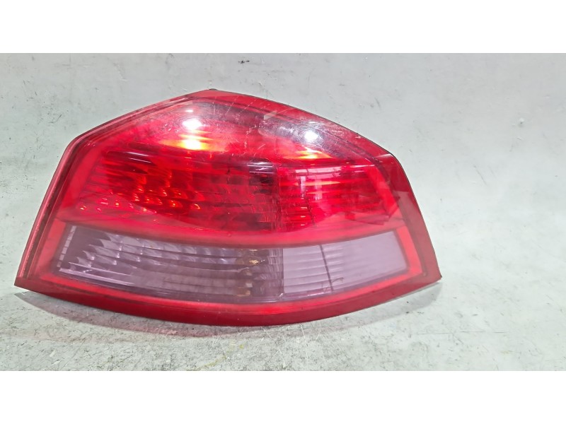 Recambio de piloto trasero derecho para renault vel satis (bj0)(2002) 2.2 dci (bj0e, bj0f) referencia OEM IAM 8200014360  