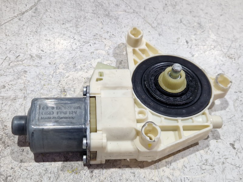 Recambio de motor elevalunas trasero izquierdo para mercedes-benz clase c (w204) c 200 cdi (204.001) referencia OEM IAM A2048200