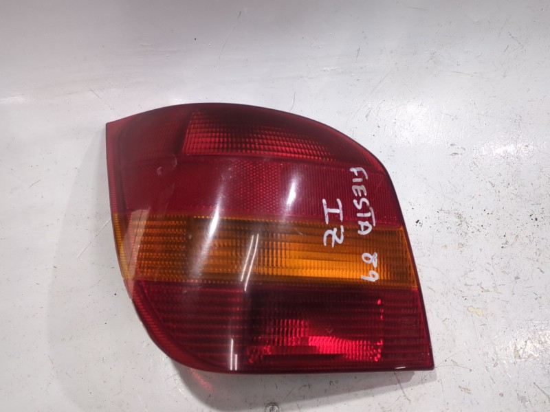 Recambio de piloto trasero izquierdo para ford fiesta iii (gfj) 1.8 d referencia OEM IAM 89FG13N004BA  