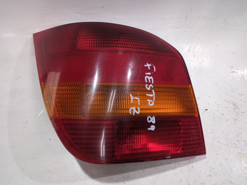 Recambio de piloto trasero izquierdo para ford fiesta iii (gfj) 1.8 d referencia OEM IAM 89FG13N004BA  