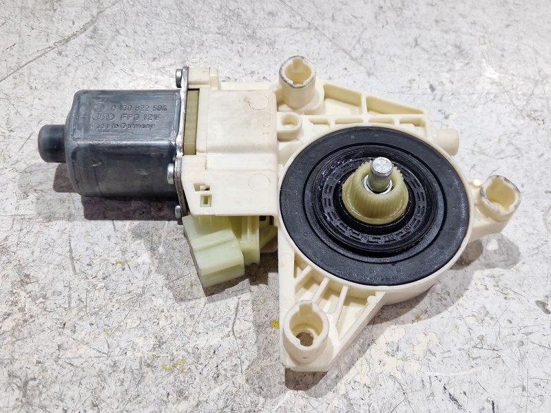 Recambio de motor elevalunas trasero derecho para mercedes-benz clase c (w204) c 200 cdi (204.001) referencia OEM IAM A204820064