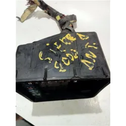 Recambio de caja fusibles/rele para ford sierra berlina (1987) 2.0 i referencia OEM IAM FORD SIERRA D 2000  