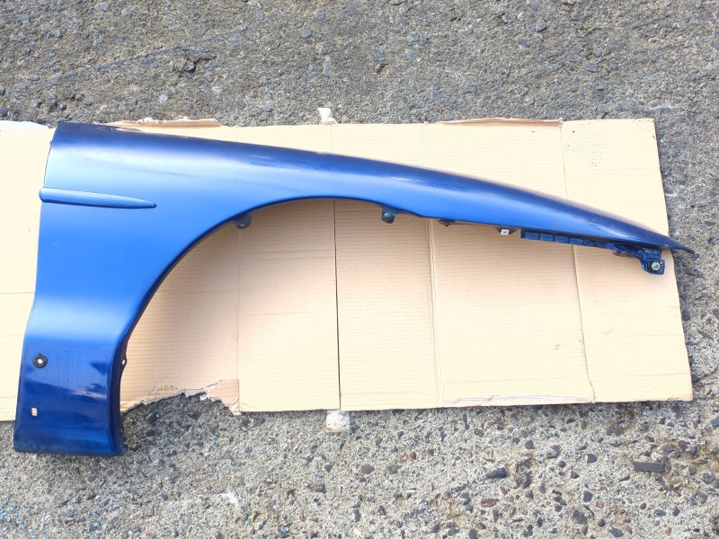 Recambio de aleta delantera derecha para ford probe 2.5 referencia OEM IAM   