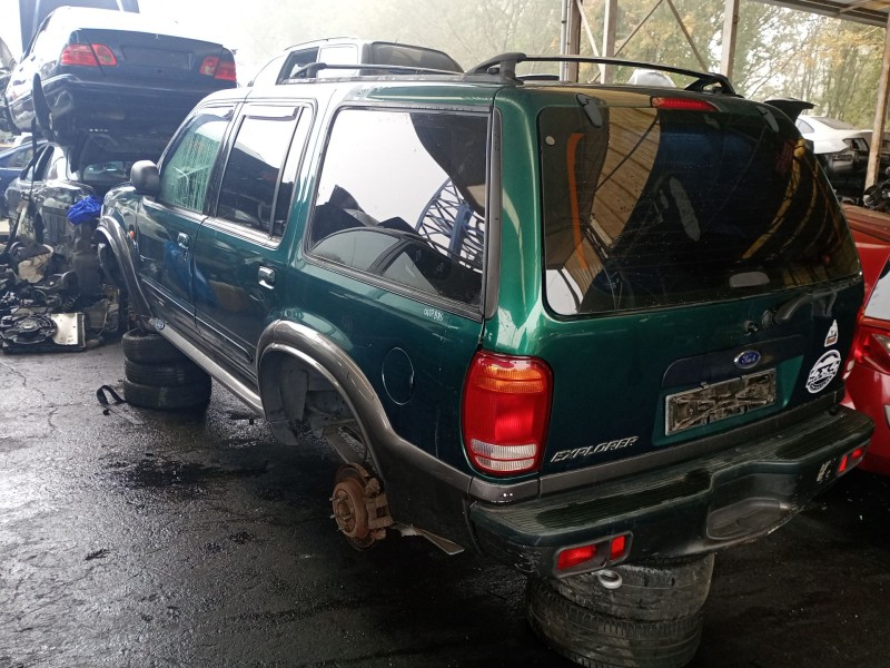 ford explorer del año 2000