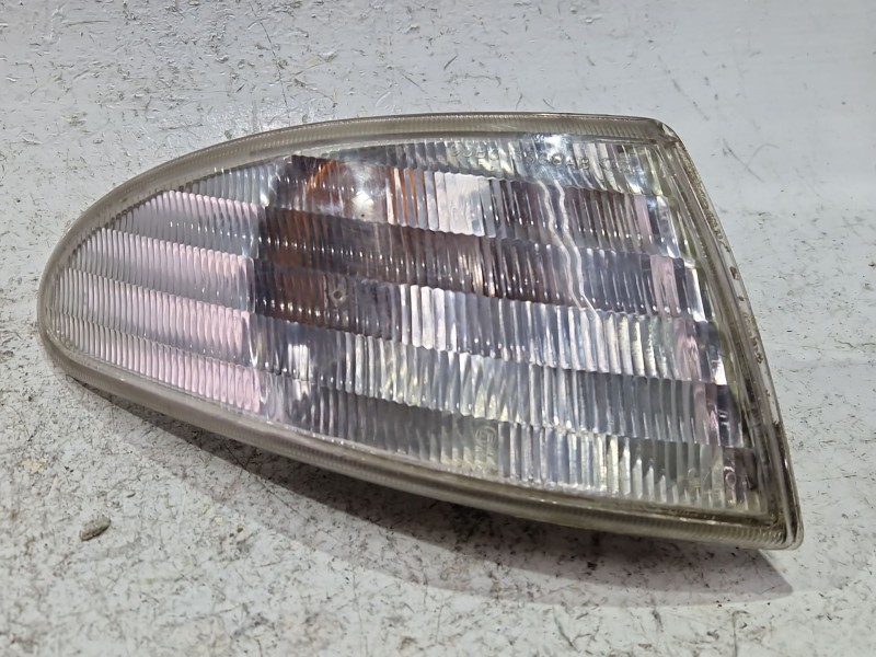 Recambio de piloto delantero derecho para ford mondeo i (gbp) 1.8 td referencia OEM IAM 93BG13368AB  