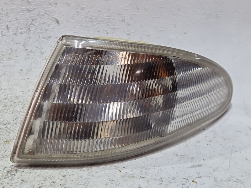 Recambio de piloto delantero izquierdo para ford mondeo i (gbp) 1.8 td referencia OEM IAM 93BG13369AB  