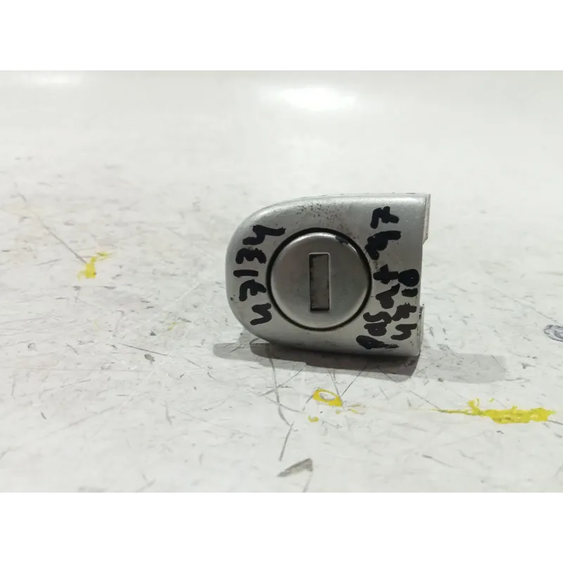 Recambio de bombin puerta delantera izquierda para volkswagen passat b5 (3b2) 1.9 tdi referencia OEM IAM 3B08371678  