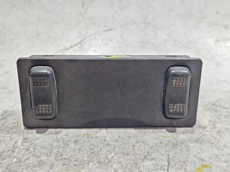 Recambio de mando elevalunas para ford sierra berlina (1987) 2.0 i 122 cv referencia OEM IAM 83BG14529BA  