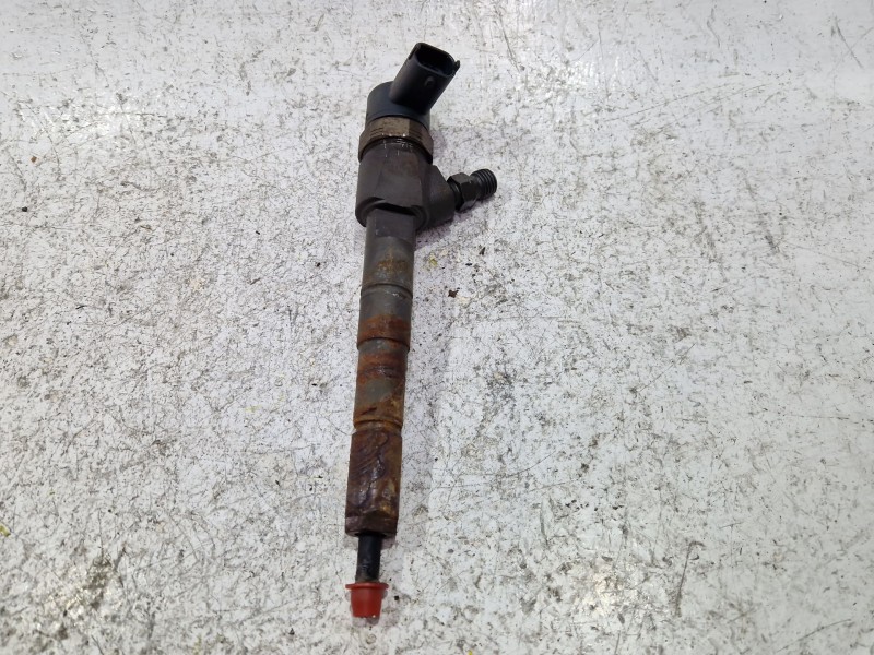 Recambio de inyector para opel astra j (p10) 2.0 cdti (68) referencia OEM IAM 0445110327  