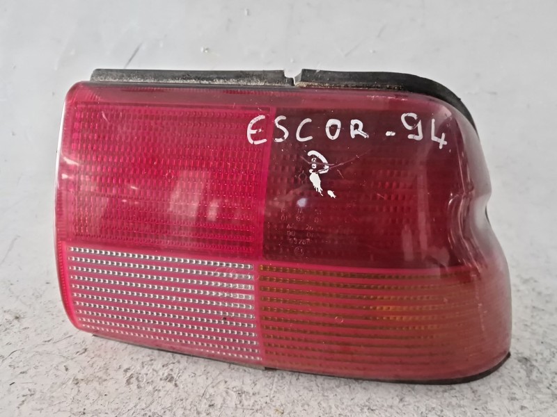 Recambio de piloto trasero derecho para ford escort vi (gal, aal, abl) 1.8 td referencia OEM IAM 93AG13N004AA  
