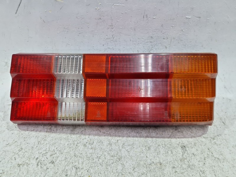 Recambio de piloto trasero derecho para ford escort ii (ath) 1.3 referencia OEM IAM 81AG13N004  