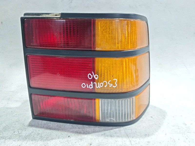 Recambio de piloto trasero derecho para ford scorpio (1985) 2.0 i referencia OEM IAM 72155  