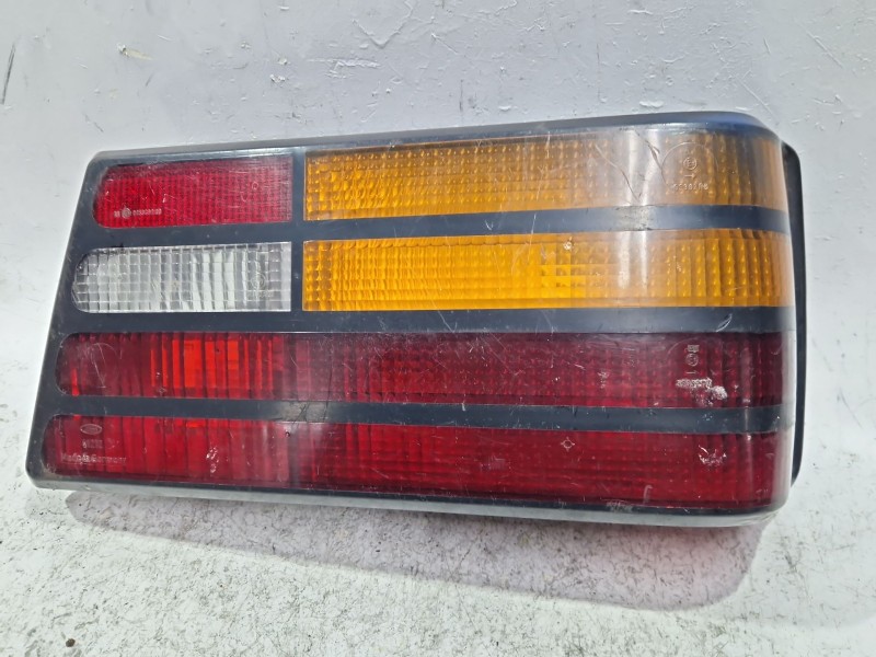 Recambio de piloto trasero derecho para ford orion ii (aff) 1.6 d referencia OEM IAM 86AG13A602  